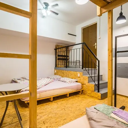 Hostel Npoznam
