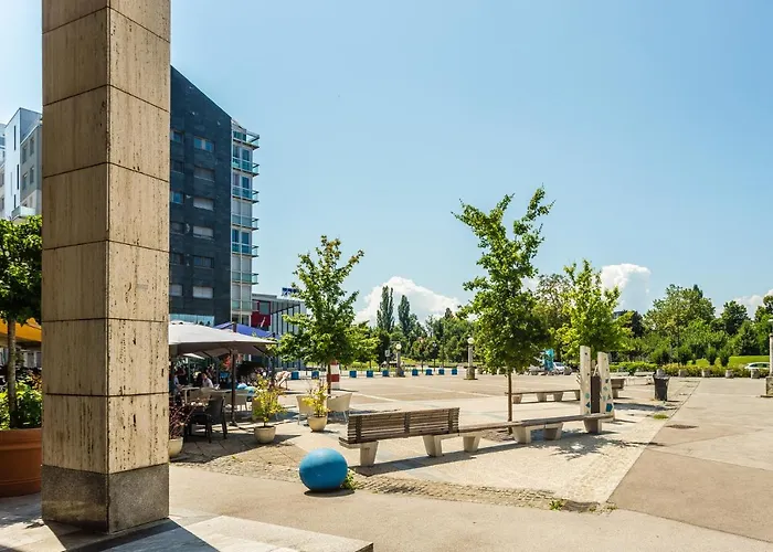 אכסניה Npoznam *