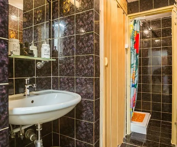 אכסניה Npoznam